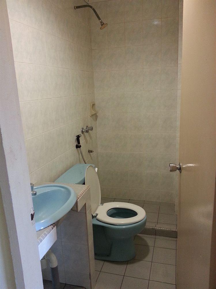 Hotel Iskandar Kota Kinabalu Extérieur photo