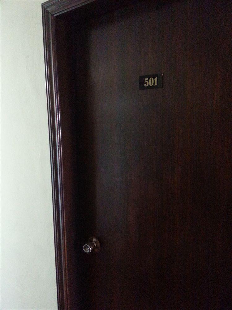 Hotel Iskandar Kota Kinabalu Extérieur photo
