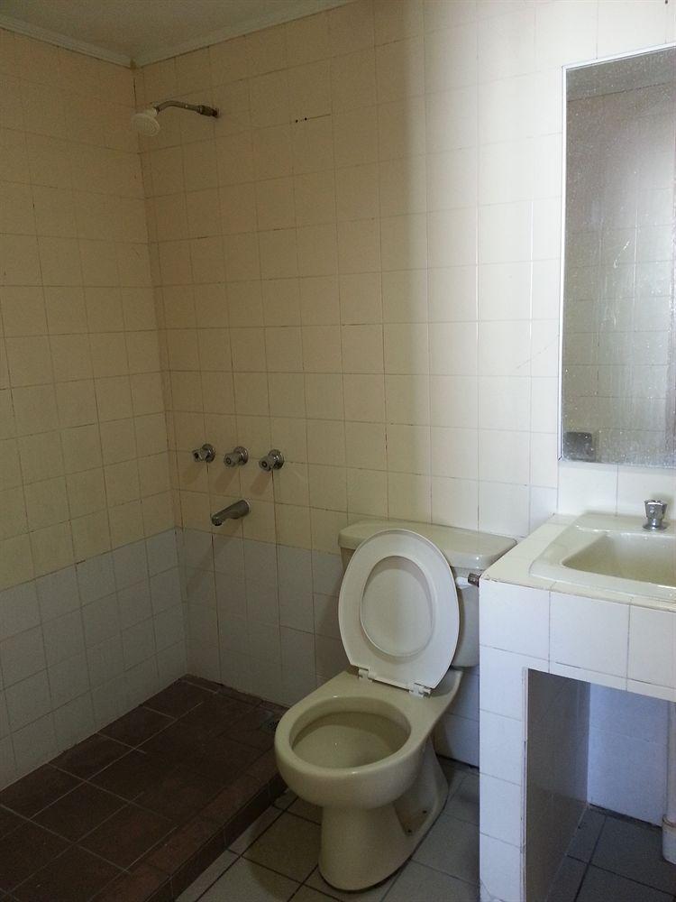 Hotel Iskandar Kota Kinabalu Extérieur photo