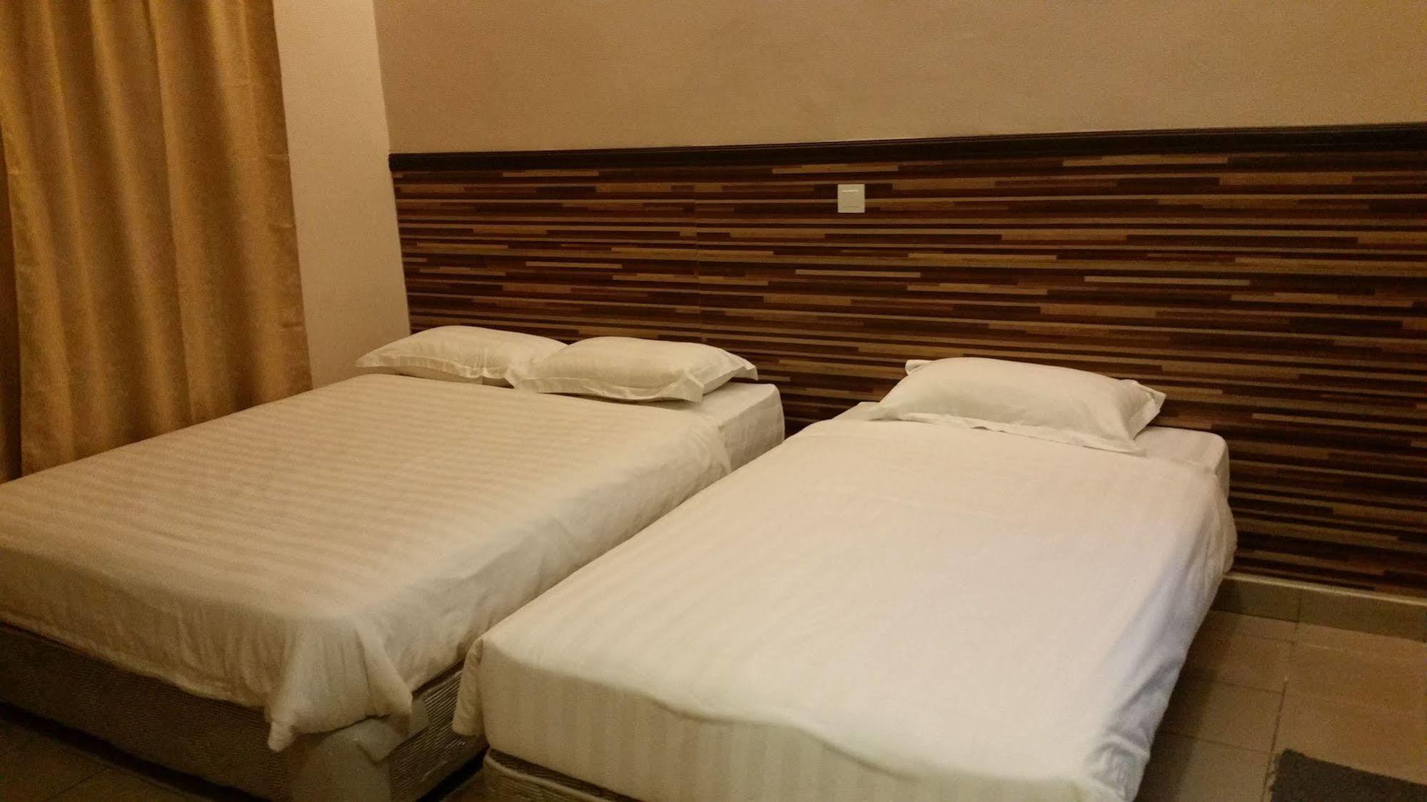 Hotel Iskandar Kota Kinabalu Extérieur photo